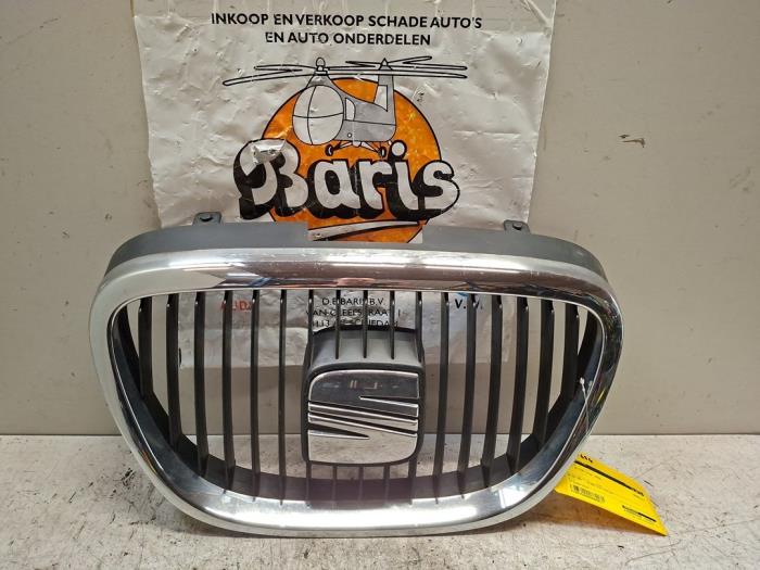Używane Grill Seat Altea (5P1) 1.4 TSI 16V Cena € 20,00 Procedura marży oferowane przez Baris Schiedam
