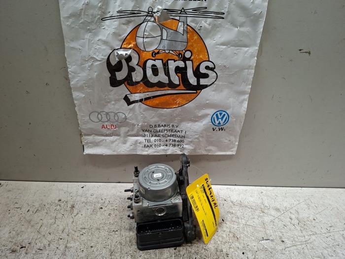 Gebrauchte ABS Pumpe Volkswagen Golf VII (AUA) 1.4 GTE 16V Preis € 20,00 Margenregelung angeboten von Baris Schiedam