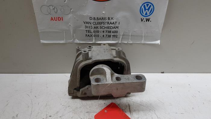 Usagé Support moteur Volkswagen Golf VI (5K1) 2.0 TDI 16V Prix € 15,00 Règlement à la marge proposé par Baris Schiedam