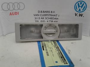 Usagé Eclairage intérieur arrière Volkswagen Polo IV (9N1/2/3) 1.4 16V Prix sur demande proposé par Baris Schiedam