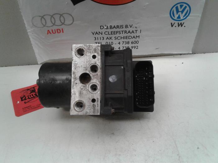 Usagé Bloc ABS Skoda Fabia (6Y2) 1.4i Prix € 40,00 Règlement à la marge proposé par Baris Schiedam