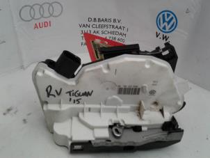 Used Front door lock mechanism 4-door, right Volkswagen Tiguan Price on request offered by Baris Schiedam