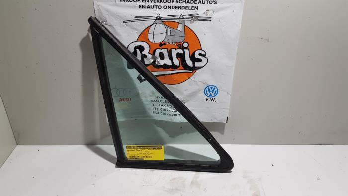 Usados Ventanilla triangular derecha delante Volkswagen Golf II (19E) 1.6 CD,CLD,GLD Precio € 10,00 Norma de margen ofrecido por Baris Schiedam