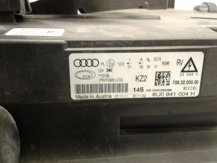 Optique avant principal droit d'un Audi Q3 (8UB/8UG) 2.0 16V TFSI 211 Quattro 2011
