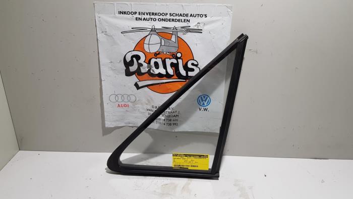 Usados Ventanilla triangular izquierda delante Volkswagen Golf II (19E) 1.3 C,CL,GL Precio € 10,00 Norma de margen ofrecido por Baris Schiedam