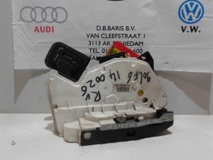 Used Front door lock mechanism 4-door, right Volkswagen Golf VI (5K1) 1.6 TDI 16V Price € 15,00 Margin scheme offered by Baris Schiedam