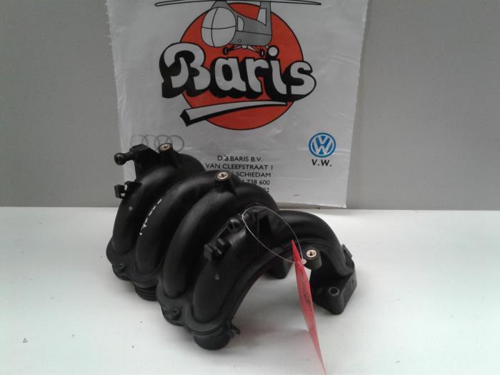 Begagnade Insugsrör Volkswagen New Beetle (9C1/9G1) 1.6 Pris € 20,00 Marginaltabell erbjuds av Baris Schiedam