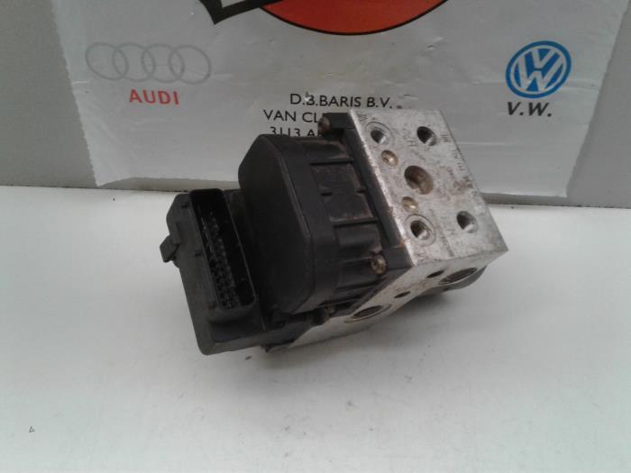 Used ABS pump Volkswagen Passat Price € 25,00 Margin scheme offered by Baris Schiedam