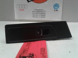 Usagé Commutateur vitre électrique Volkswagen Passat Prix € 30,00 Règlement à la marge proposé par Baris Schiedam