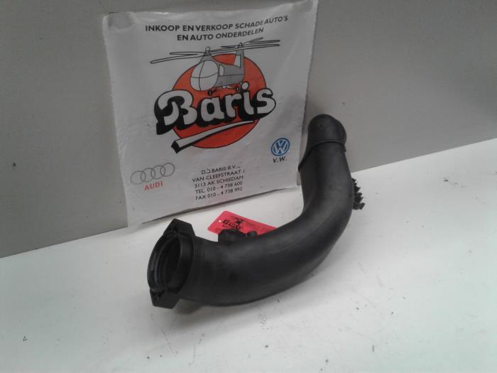 Air intake hose from a Volkswagen Lupo (6X1) 1.2 TDI 3L 2003