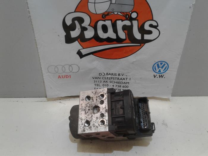 Begagnade ABS-pump Volkswagen Passat (3B2) 1.8 20V Pris € 25,00 Marginaltabell erbjuds av Baris Schiedam