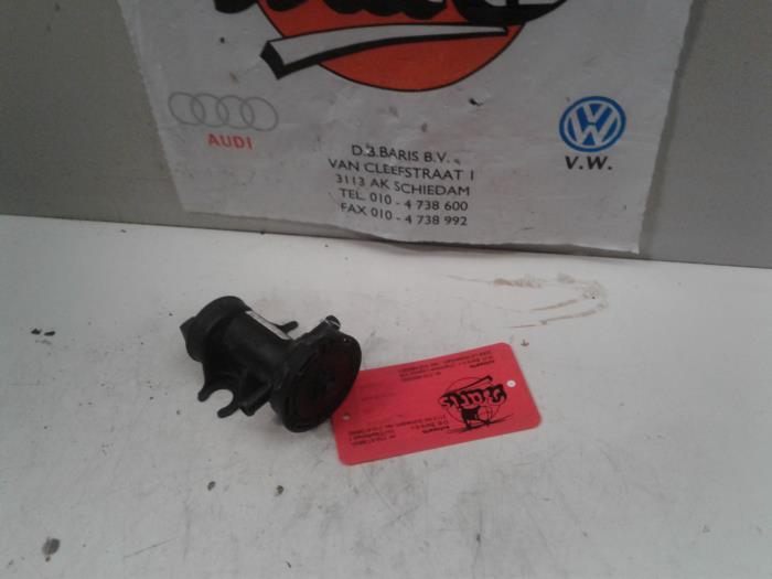 Begagnade EGR-ventil Volkswagen Golf III (1H1) 2.0 GTI Pris € 25,00 Marginaltabell erbjuds av Baris Schiedam