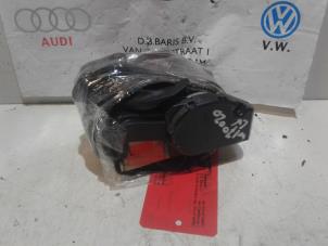 Używane Pas bezpieczenstwa lewy przód Volkswagen Golf III (1H1) 2.0 GTI Cena € 20,00 Procedura marży oferowane przez Baris Schiedam