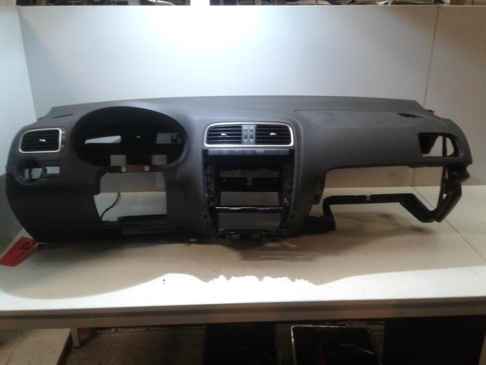 volkswagen polo dashboard
