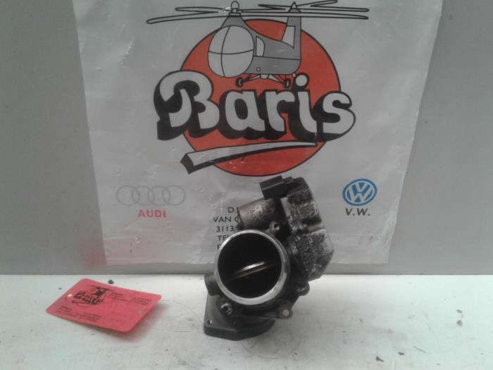 Usagé Boîtier accélérateur Audi A4 (B7) 3.0 TDI V6 24V Quattro Prix € 100,00 Règlement à la marge proposé par Baris Schiedam