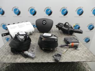 Used Airbag set + module Renault Clio Price on request offered by Rhenoy Onderdelen b.v.