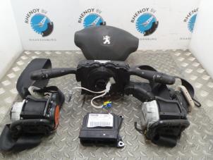 Usados Juego y módulo de airbag Peugeot Partner Precio de solicitud ofrecido por Rhenoy Onderdelen b.v.