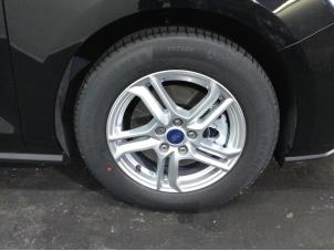 Used Set of sports wheels Ford Focus Price on request offered by Rhenoy Onderdelen b.v.