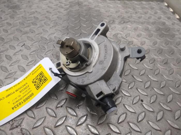 Vacuum pump (petrol) from a Ford Focus 2014