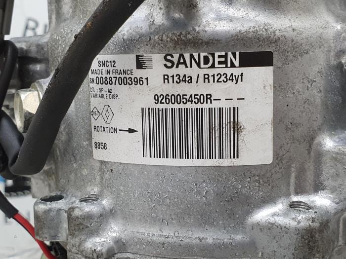 Air conditioning pump from a Renault Clio V (RJAB)  2019