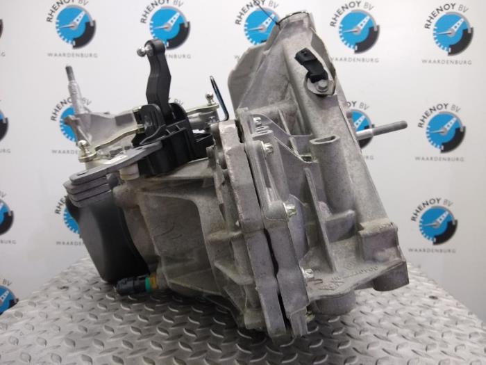 Gearbox from a Renault Clio V (RJAB) 1.0 TCe 100 12V 2020