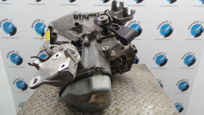 Skrzynia biegów z Peugeot 108 1.2 VTi 12V 2015