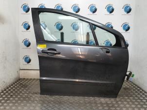 Używane Drzwi prawe przednie wersja 4-drzwiowa Peugeot 308 (4A/C) Cena na żądanie oferowane przez Rhenoy Onderdelen b.v.