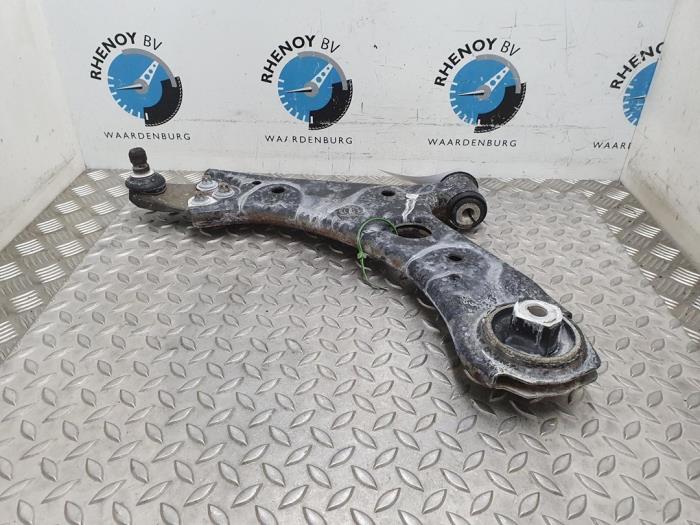 Front lower wishbone, left from a Fiat Tipo (356S) 1.3 D 16V Multijet 2016