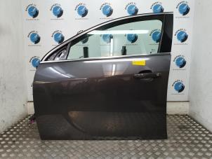 Używane Drzwi lewe przednie wersja 4-drzwiowa Opel Insignia Sports Tourer Cena na żądanie oferowane przez Rhenoy Onderdelen b.v.