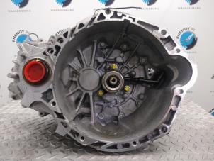Used Gearbox Kia Cee'D Price on request offered by Rhenoy Onderdelen b.v.
