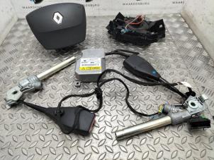 Used Airbag set + dashboard Renault Kangoo Express (FW) Price on request offered by Rhenoy Onderdelen b.v.
