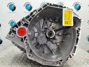 Used Gearbox Renault Kangoo Express (FW) 1.5 dCi 95 Price on request offered by Rhenoy Onderdelen b.v.