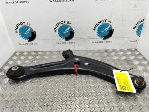 Used Front wishbone, right Ford Puma 1.0 Ti-VCT EcoBoost mHEV 12V Price on request offered by Rhenoy Onderdelen b.v.