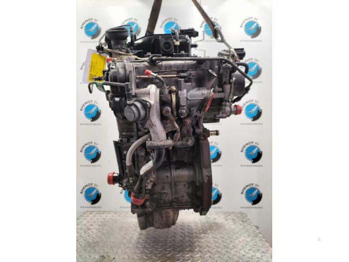 Motor van een Fiat 500 2011