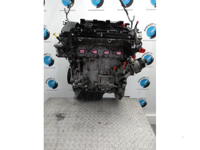 Motor van een Peugeot 5008 2011