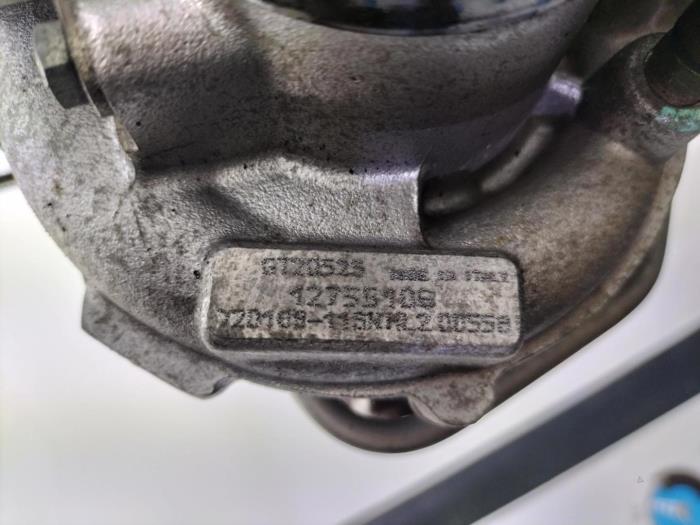 Motor van een Saab 9-3 2005