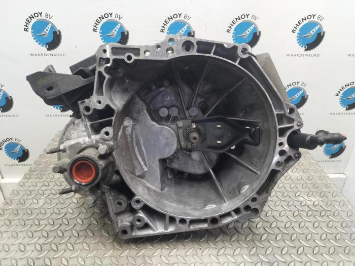 Usagé Boîte de vitesse Peugeot Partner Prix € 605,00 Prix TTC proposé par Rhenoy Onderdelen b.v.