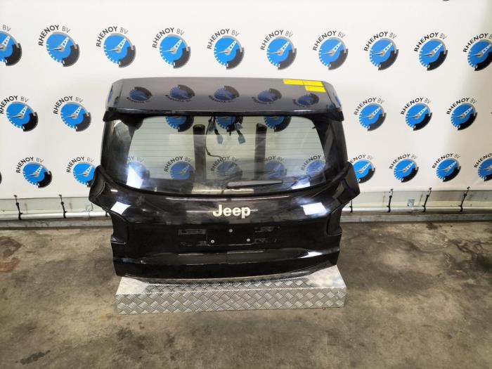 Używane Tylna klapa Jeep Avenger Cena € 968,00 Z VAT oferowane przez Rhenoy Onderdelen b.v.
