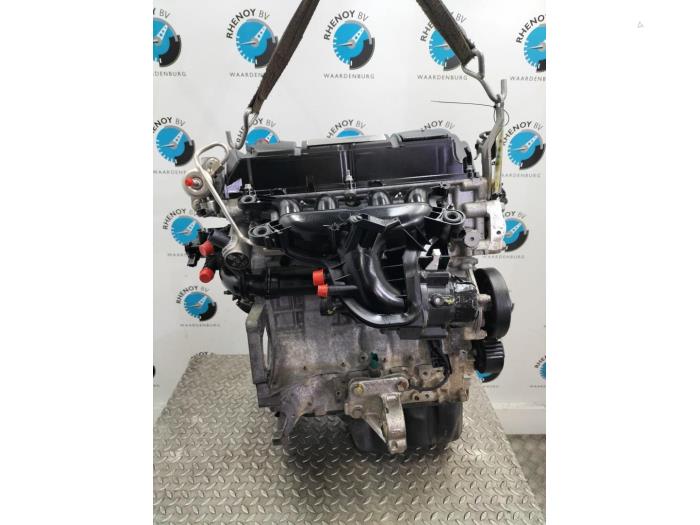 Motor van een Peugeot 208 2016