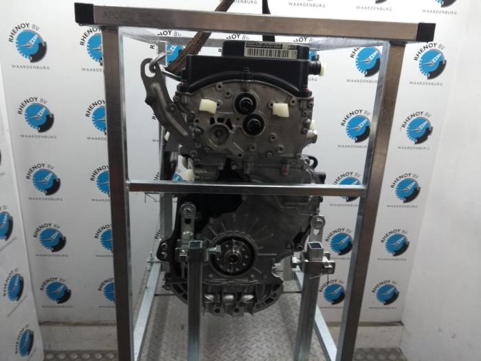 Used Engine Volkswagen Touareg Price on request offered by Rhenoy Onderdelen b.v.