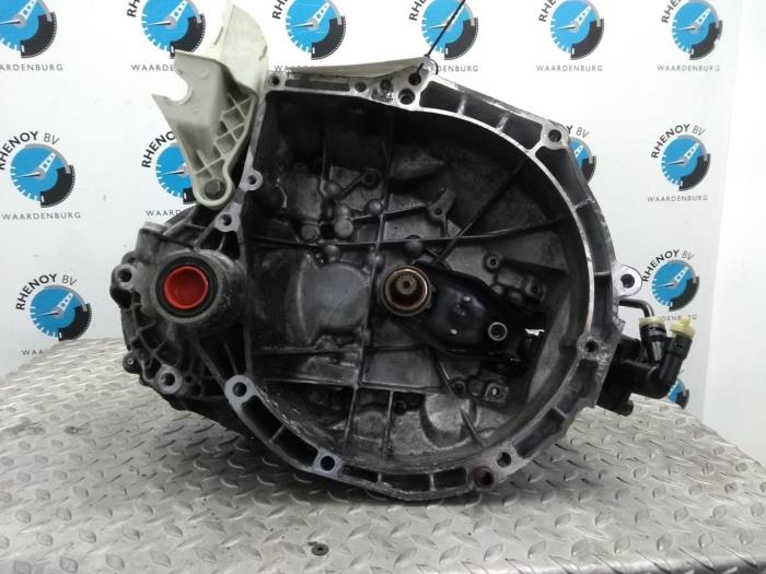 Usagé Boîte de vitesse Peugeot 207 Prix € 302,50 Prix TTC proposé par Rhenoy Onderdelen b.v.