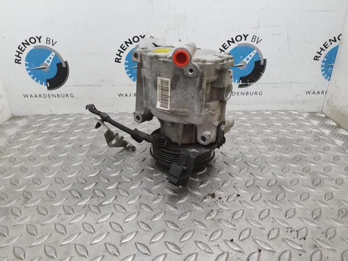 Usagé Pompe clim Ford KA Prix € 72,60 Prix TTC proposé par Rhenoy Onderdelen b.v.