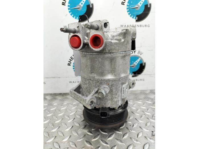 Usagé Compresseur de clim Ford Focus Prix € 181,50 Prix TTC proposé par Rhenoy Onderdelen b.v.