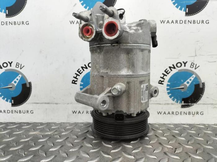 Usagé Compresseur de clim Ford Focus Prix € 181,50 Prix TTC proposé par Rhenoy Onderdelen b.v.