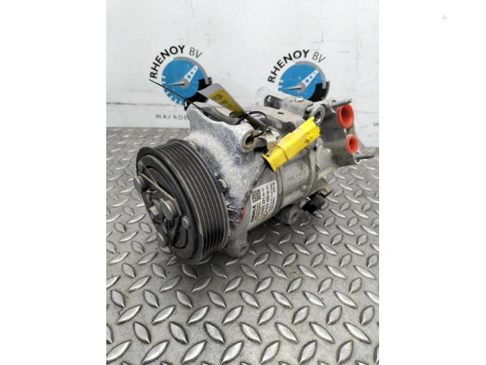 Usagé Pompe clim Peugeot 3008 Prix € 181,50 Prix TTC proposé par Rhenoy Onderdelen b.v.