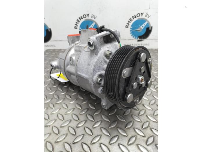 Usagé Compresseur de clim Ford Tourneo Connect Prix € 181,50 Prix TTC proposé par Rhenoy Onderdelen b.v.