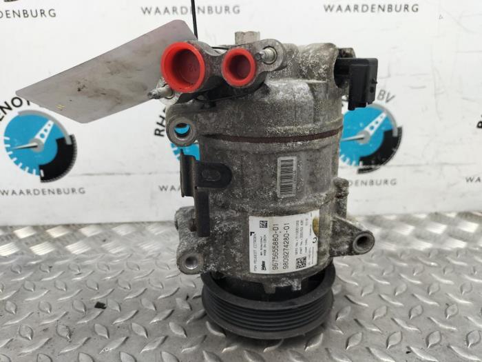 Usagé Pompe clim Peugeot 308 Prix € 96,80 Prix TTC proposé par Rhenoy Onderdelen b.v.