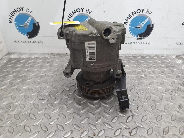 Usagé Pompe clim Ford KA Prix € 72,60 Prix TTC proposé par Rhenoy Onderdelen b.v.