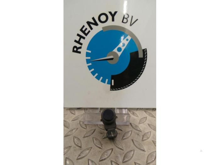 Używane Rózne BMW 1-Serie Cena € 36,30 Z VAT oferowane przez Rhenoy Onderdelen b.v.
