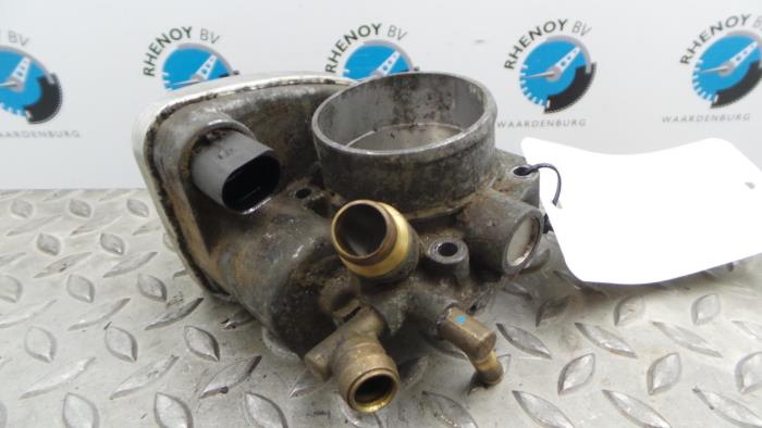 Usagé Boitier papillon Opel Zafira Prix € 54,45 Prix TTC proposé par Rhenoy Onderdelen b.v.